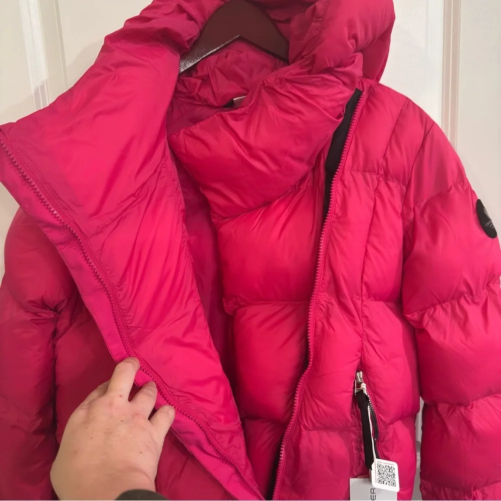 Obermeyer Isla Puffer Jacket in Showstopper Hot Pink